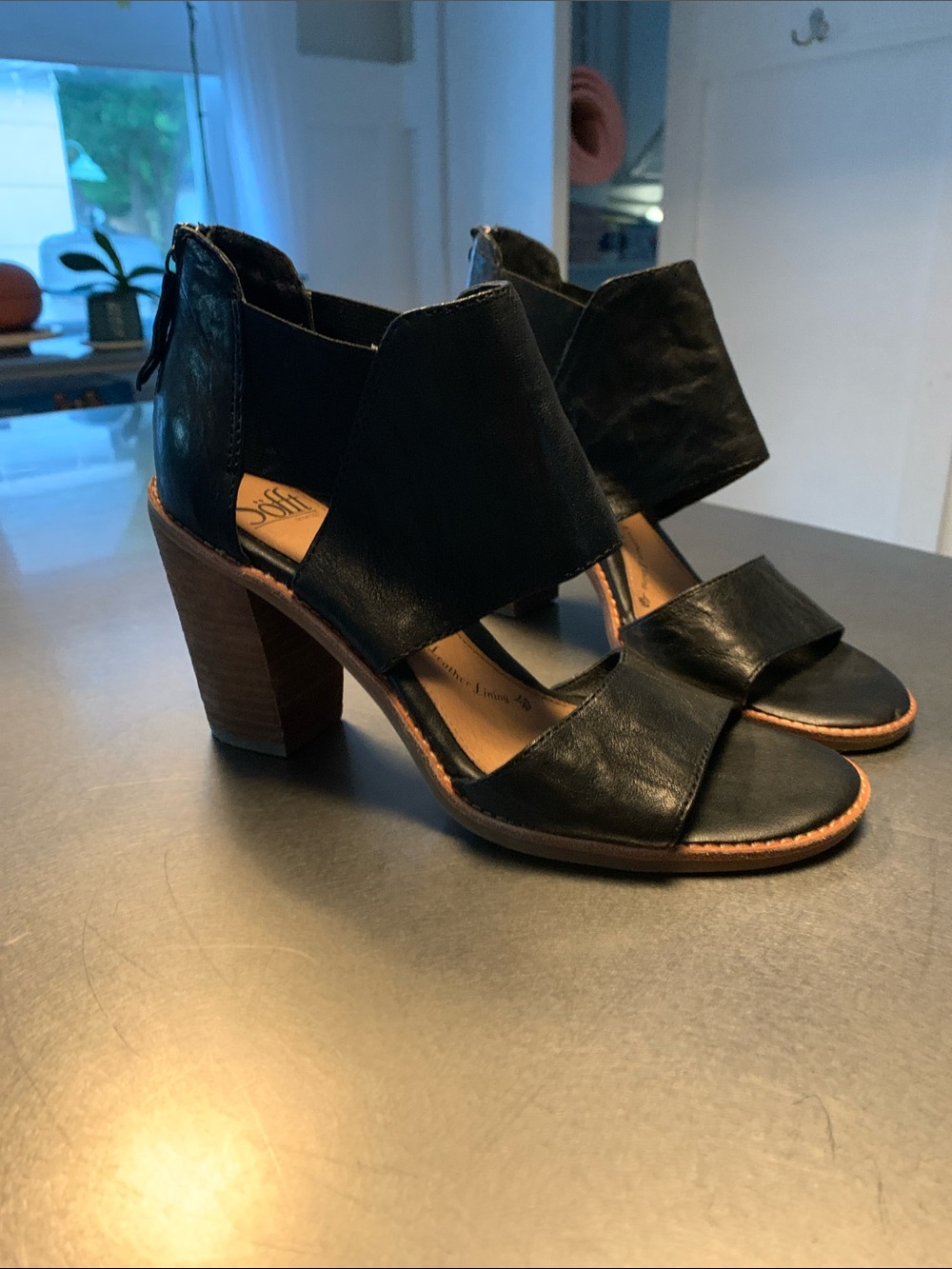 Sofft Brand Black Leather Block Heel Sandals - Size 8.5